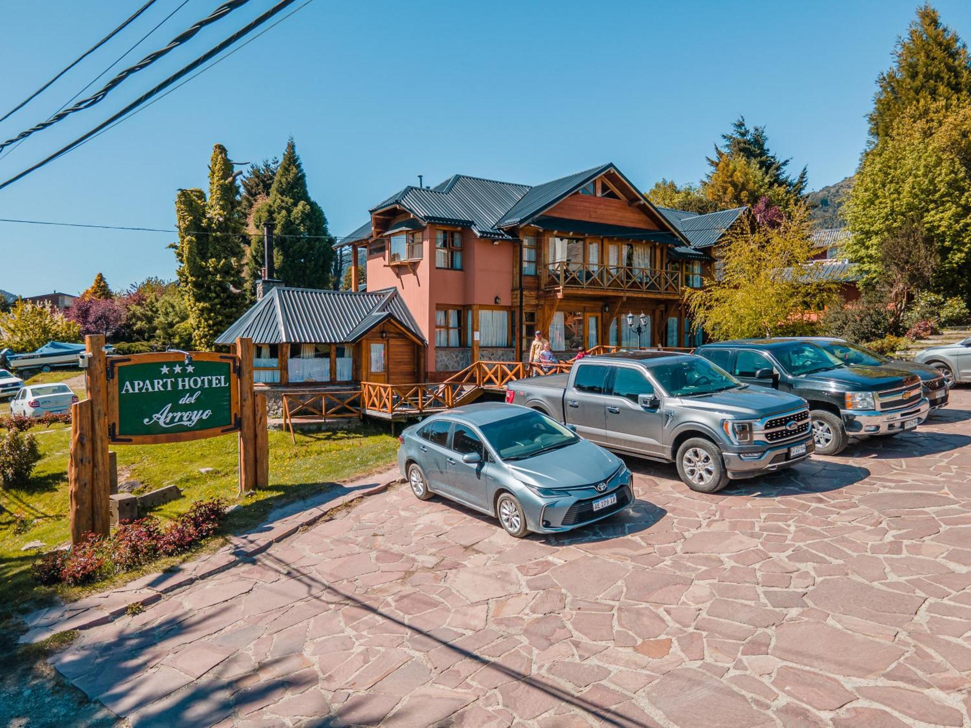 Apart Hotel Del Arroyo Сан Карлос де Барилоче Екстериор снимка